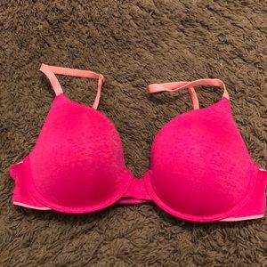 Victoria’s Secret lightly lined bra.